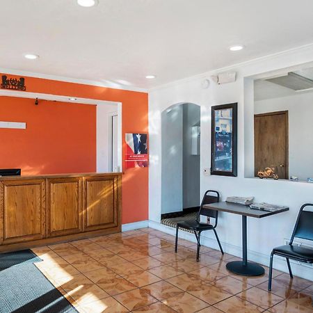 Oyo Townhouse Dodge City Ks Εξωτερικό φωτογραφία