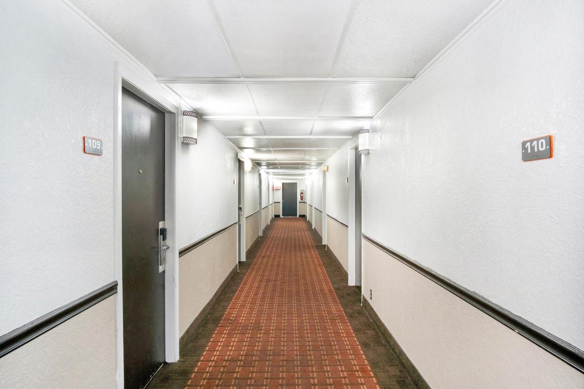 Oyo Townhouse Dodge City Ks Εξωτερικό φωτογραφία