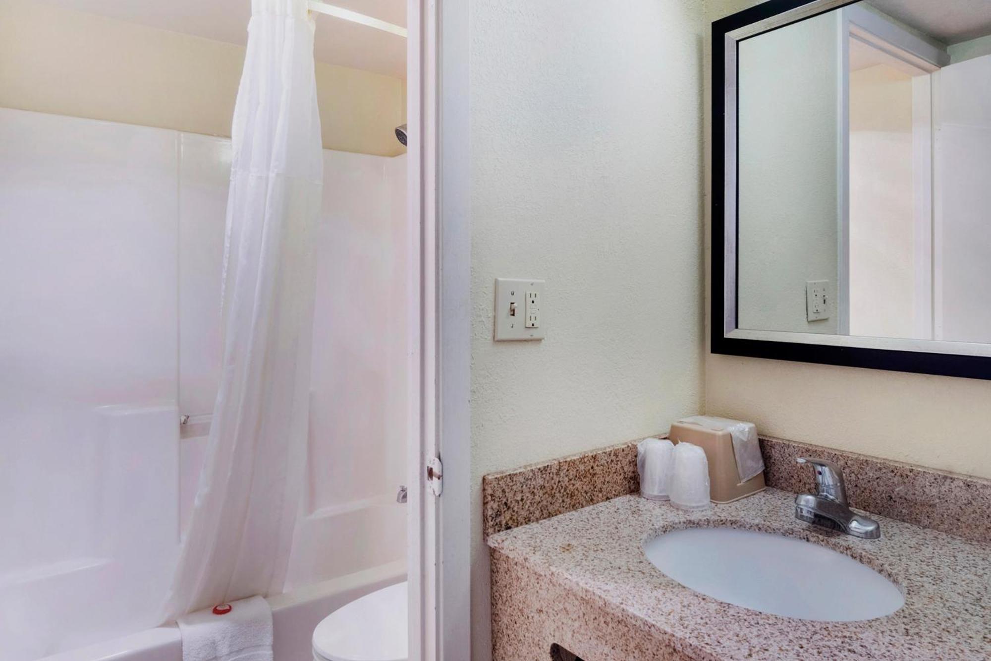 Oyo Townhouse Dodge City Ks Εξωτερικό φωτογραφία
