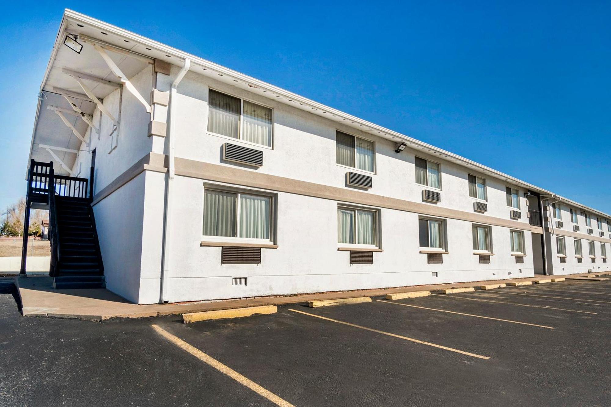 Oyo Townhouse Dodge City Ks Εξωτερικό φωτογραφία