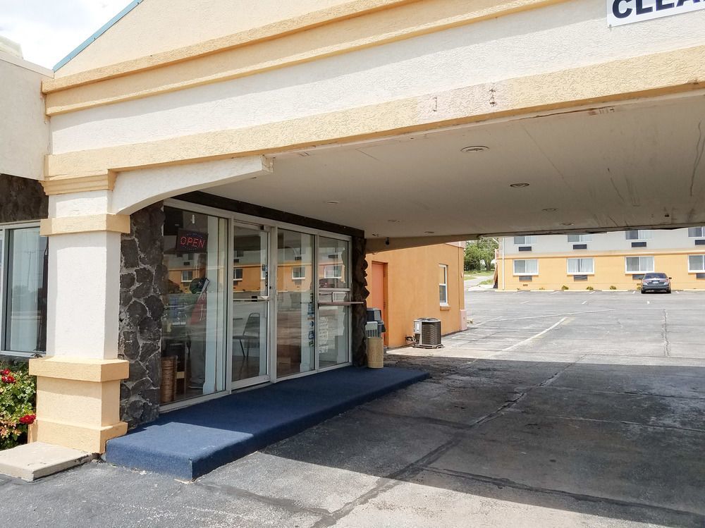 Oyo Townhouse Dodge City Ks Εξωτερικό φωτογραφία